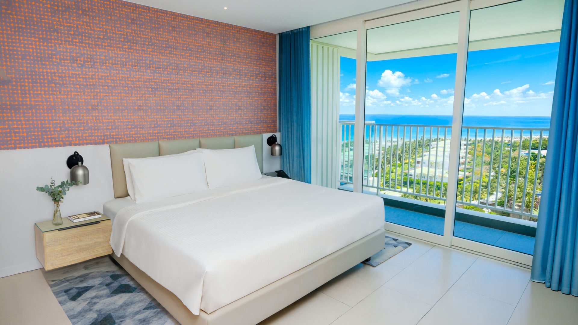 1 Bedroom Suite with Terrace Ocean View (2)