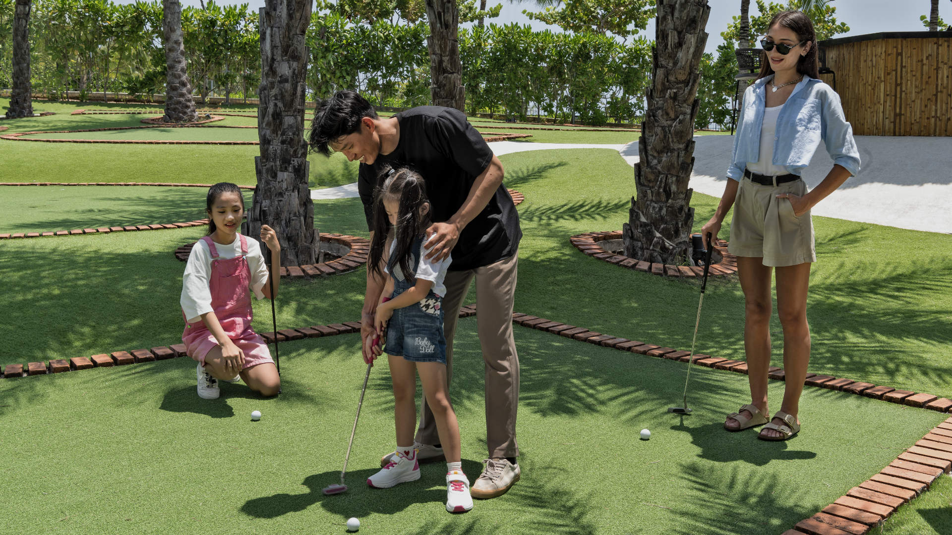 Alma_Resort_E18_Mini-golf Course_1